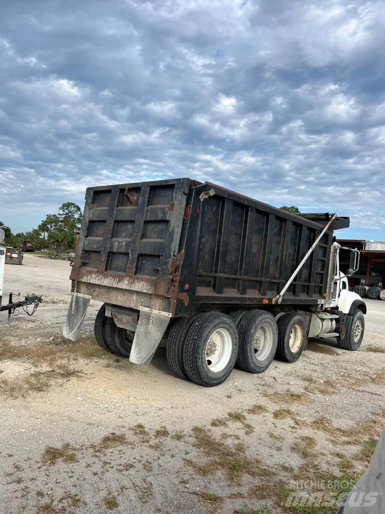 Mack Granite Tippbilar