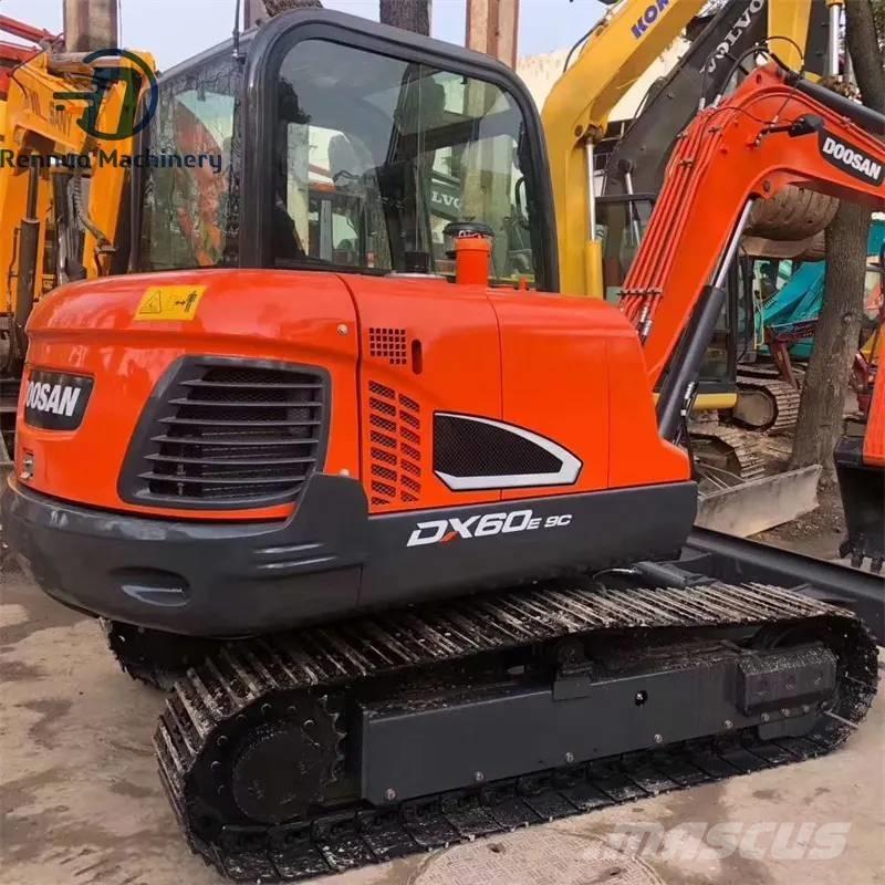 Doosan DX 60-9 C Bandgrävare