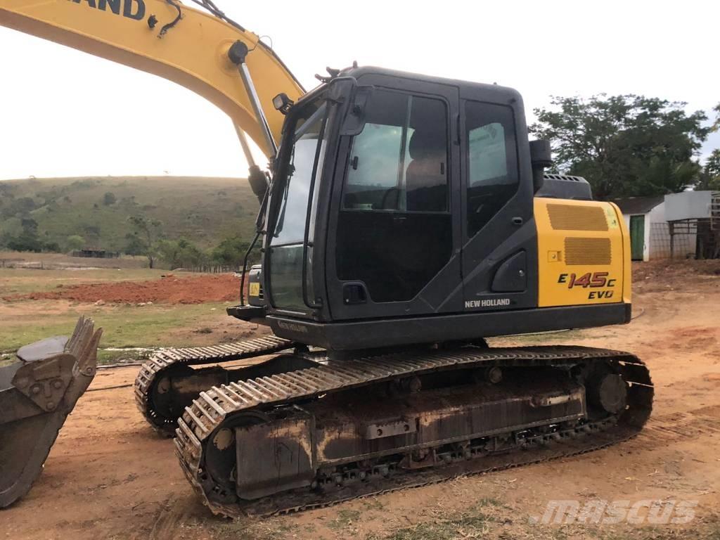 New Holland E 145 Bandgrävare
