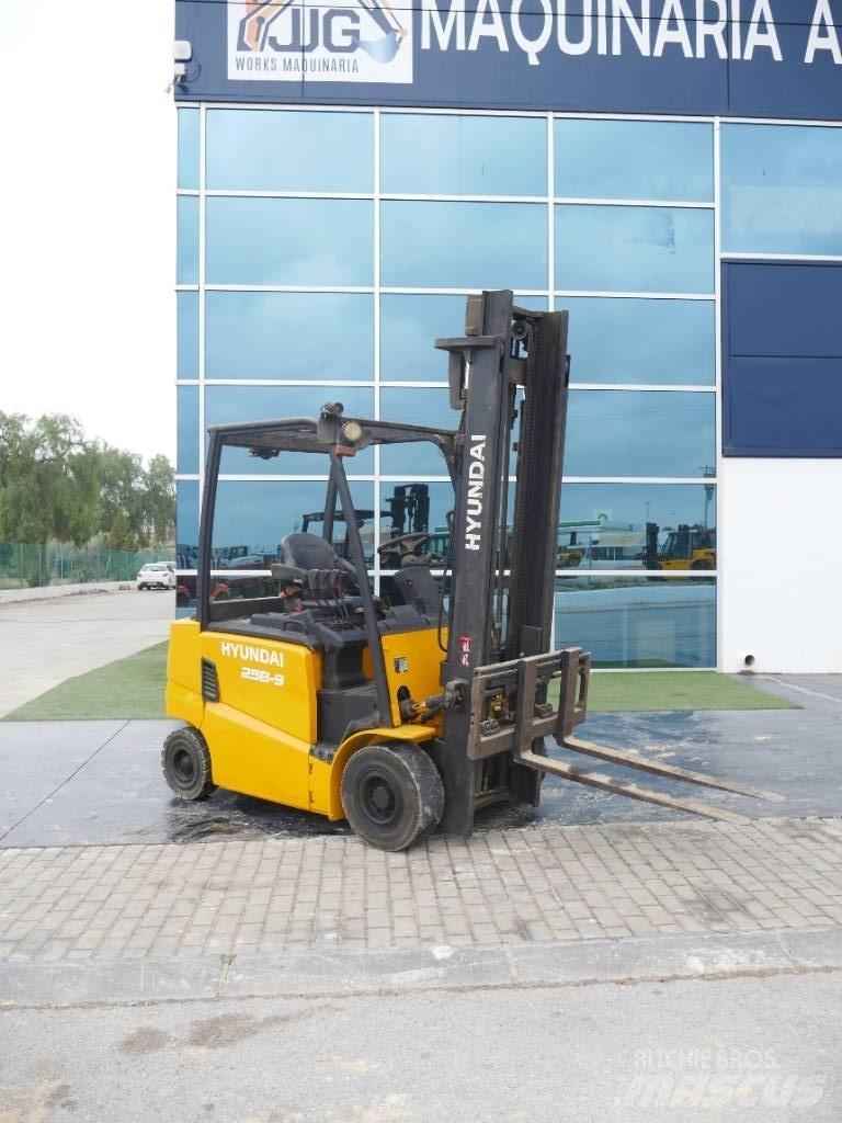 Hyundai 25 BH-9 Elmotviktstruckar