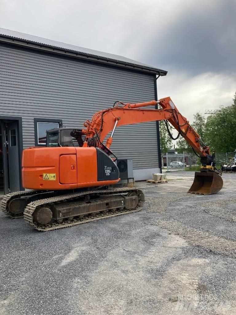 Hitachi ZX 135 Bandgrävare