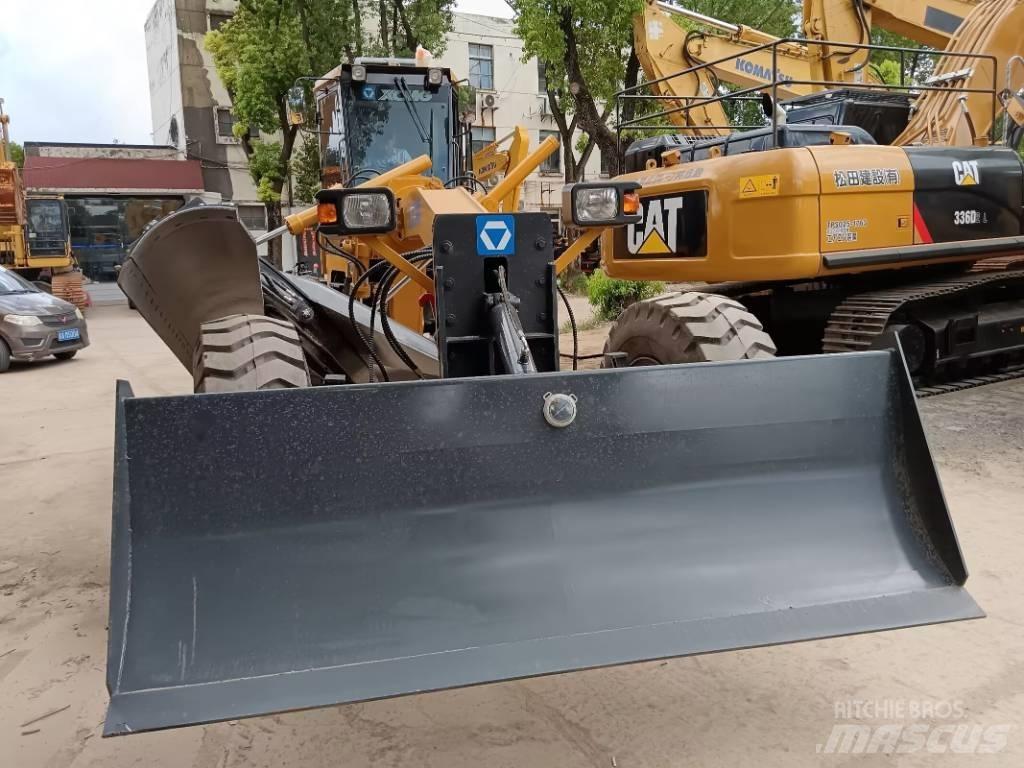 XCMG GR 2153 Väghyvlar