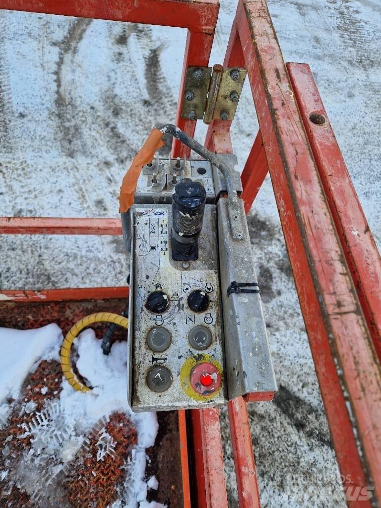 SkyJack SJ 6832 RT Saxliftar