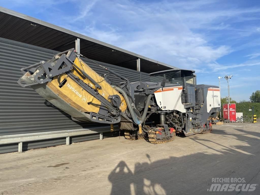 Wirtgen W 220 FI Asfaltskallfräsmaskiner