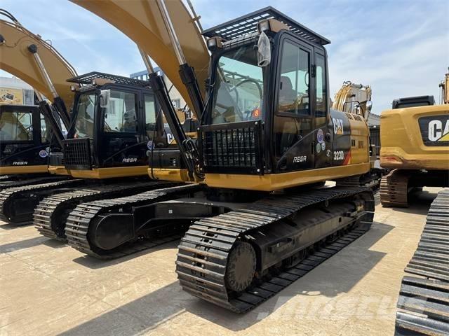 CAT 323 D L Bandgrävare