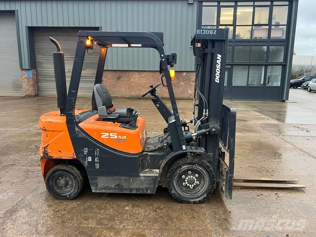Doosan D 25 GP Dieselmotviktstruckar