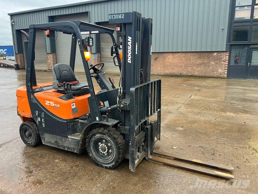 Doosan D 25 GP Dieselmotviktstruckar