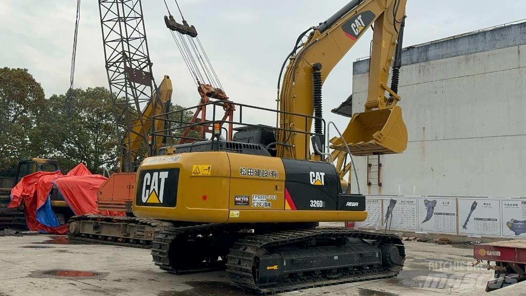CAT 326D2 Bandgrävare