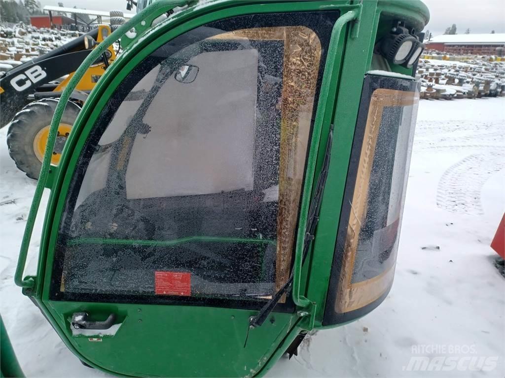 John Deere 1210e Hytter och interiör