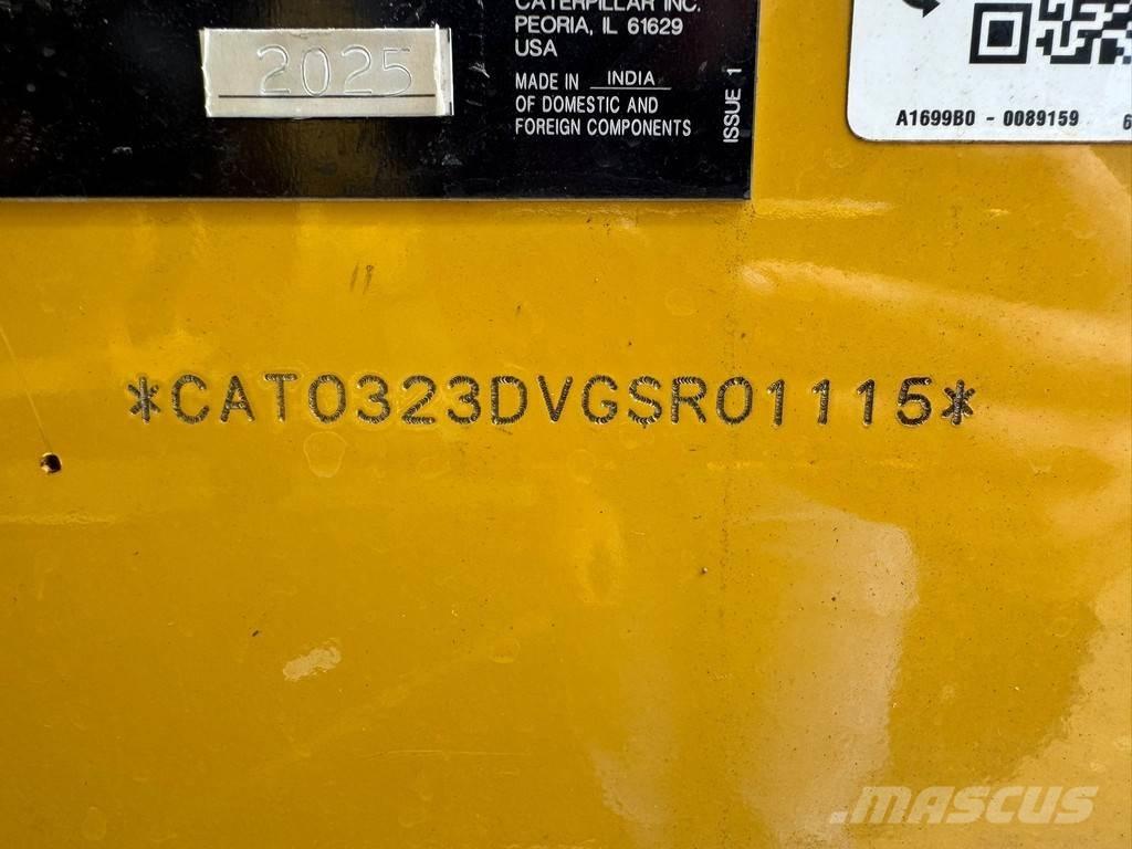 CAT 323D3 Bandgrävare