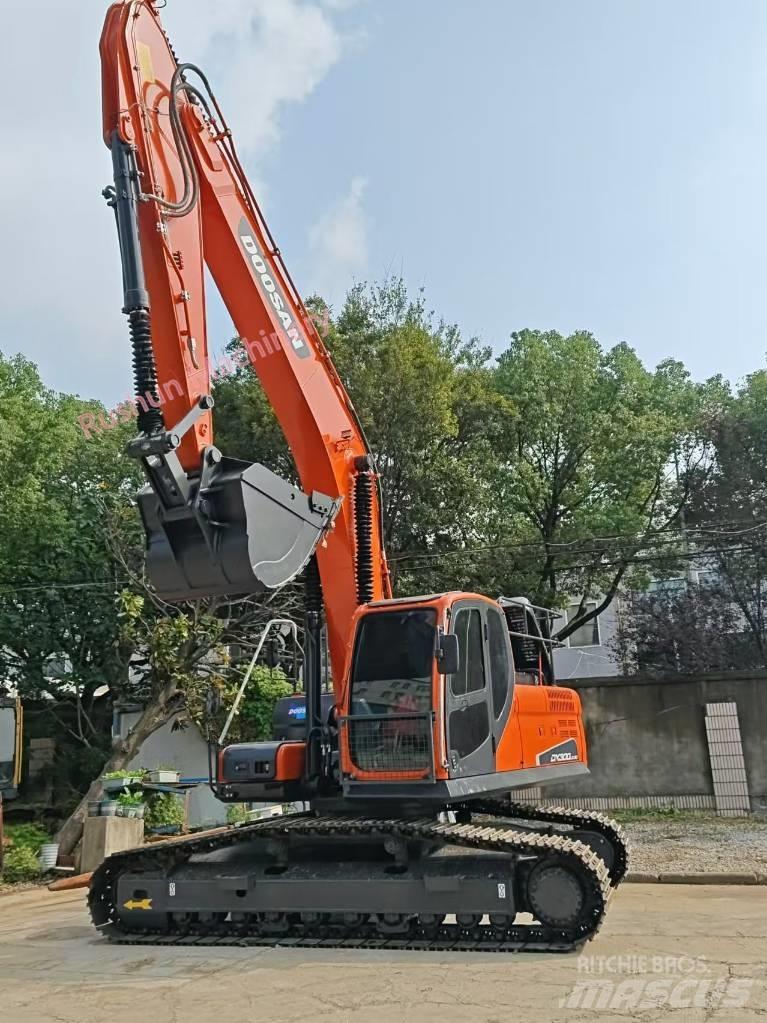 Doosan DX 300 Bandgrävare