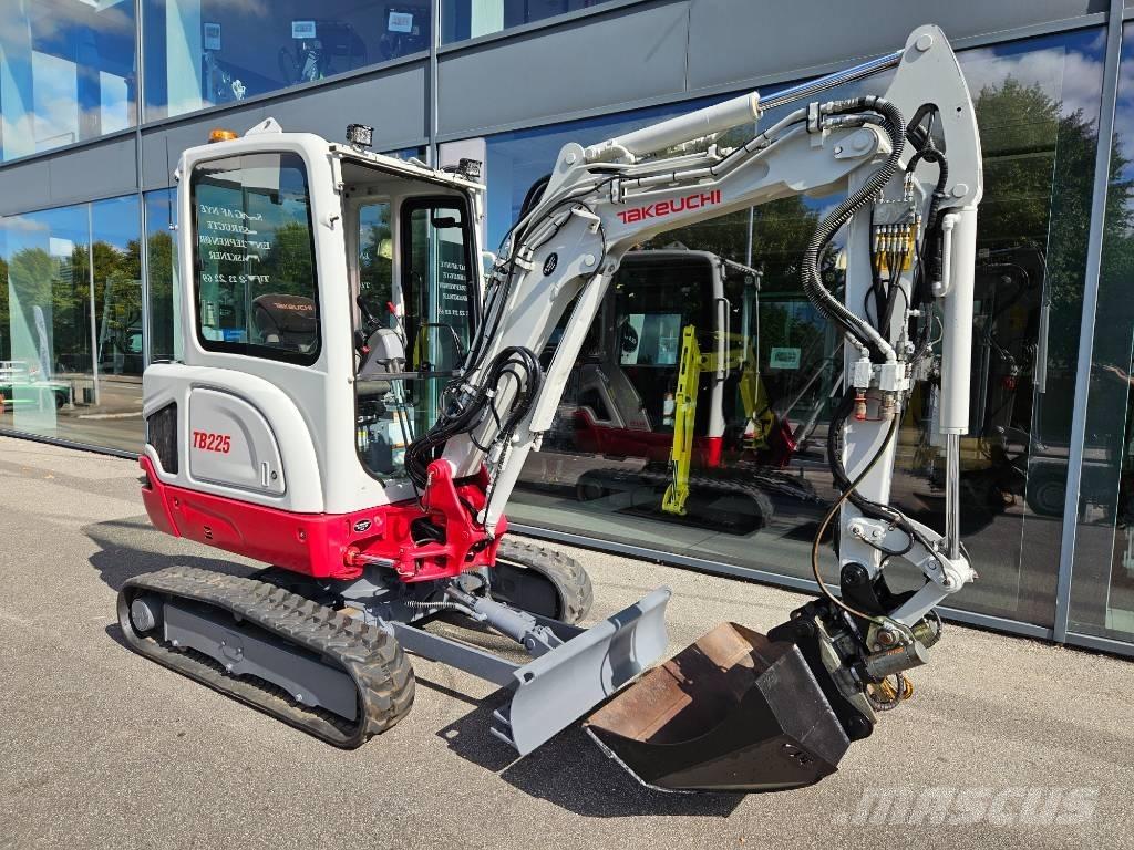 Takeuchi TB 225 Minigrävare < 7t