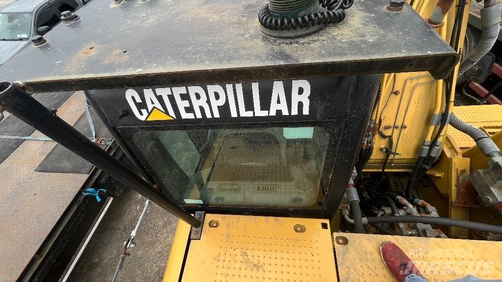 CAT 324 D L Bandgrävare