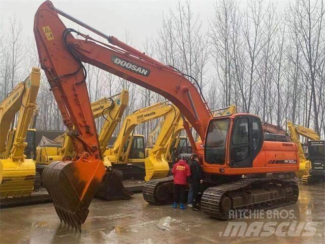 Doosan DX300LC Bandgrävare