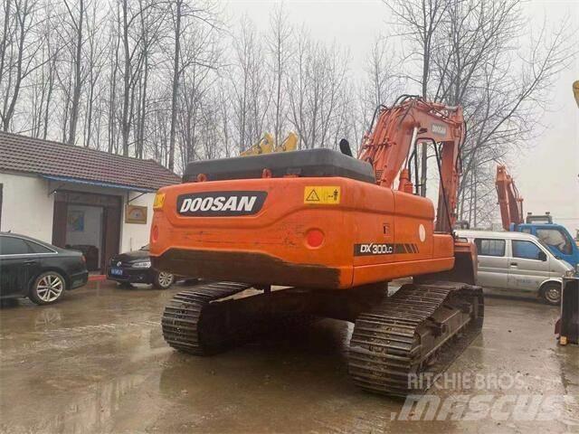 Doosan DX300LC Bandgrävare
