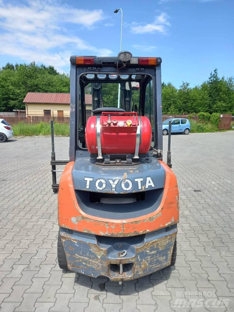 Toyota 8 FGF 30 Gasolmotviktstruckar
