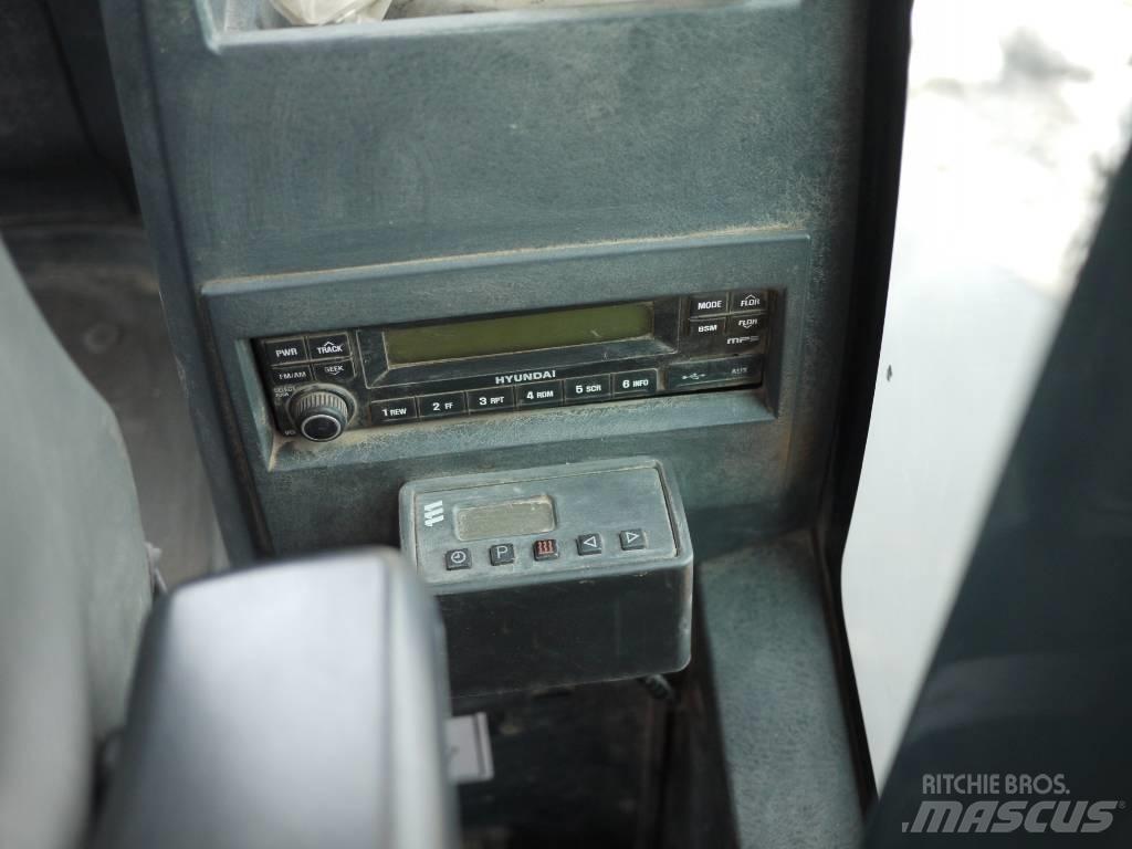 Hyundai R 380 LC-9 Bandgrävare