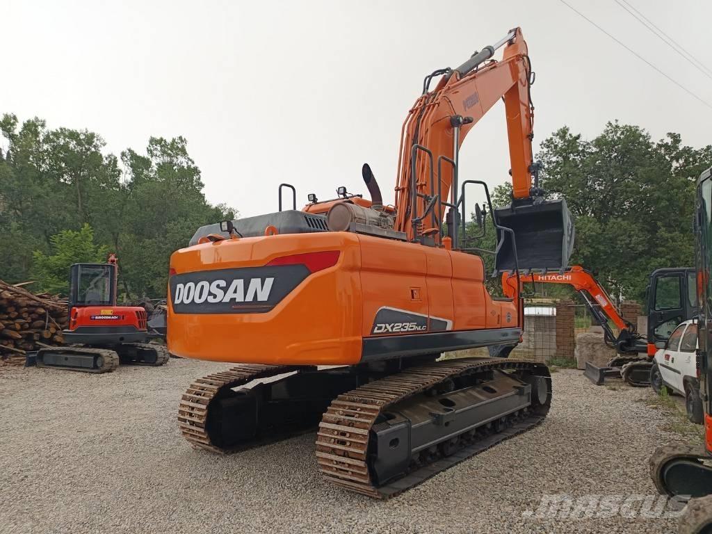 Doosan DX 235 NLC-5 Bandgrävare