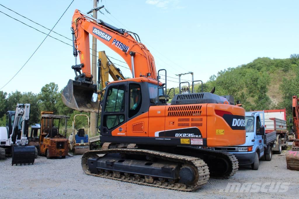 Doosan DX 235 NLC-5 Bandgrävare