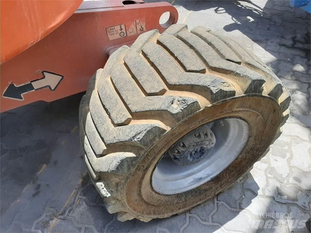 JLG 450AJ Bomliftar