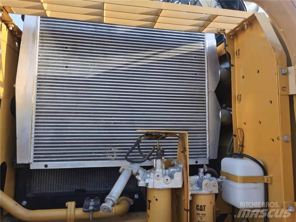 CAT 326D Bandgrävare