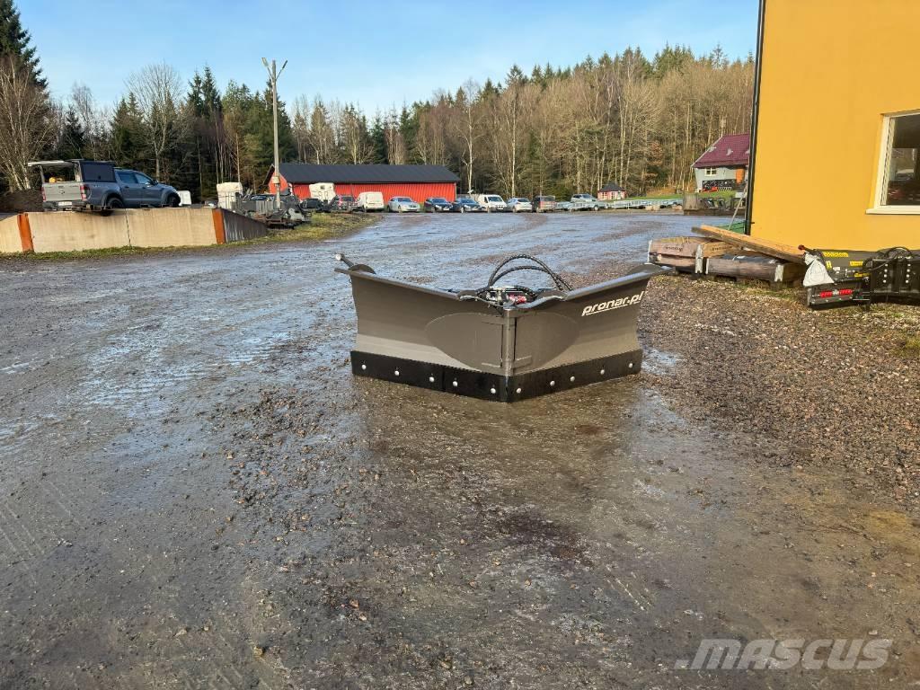 Pronar PUV 2600 M Snöblad och plogar
