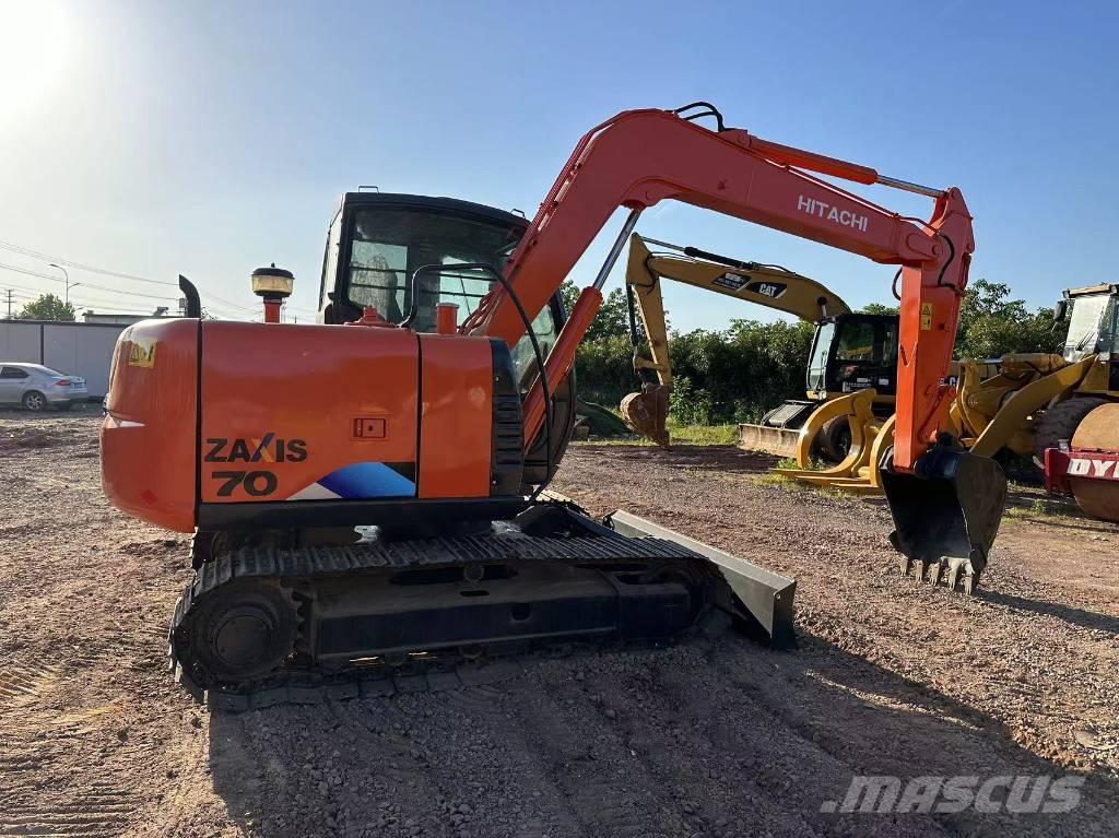 Hitachi ZX70 Midigrävmaskiner 7t - 12t