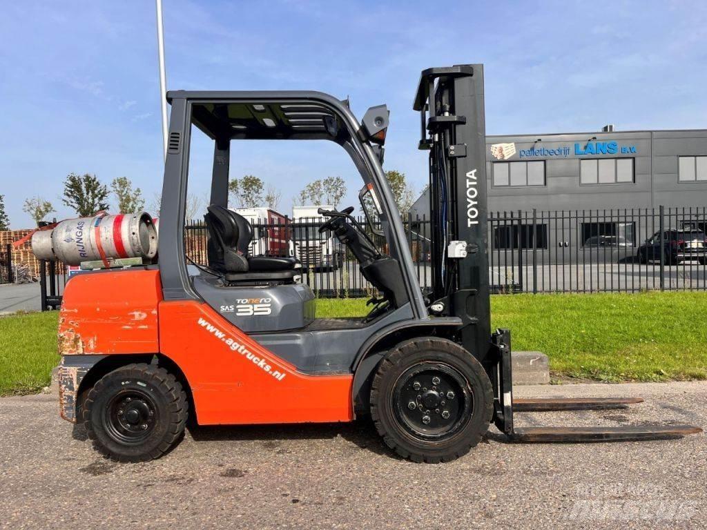 Toyota 02-8FGJF35 Gasolmotviktstruckar
