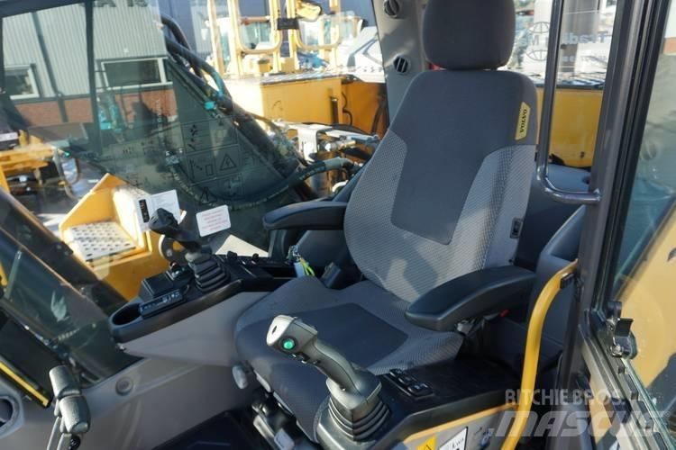 Volvo EC 250 D N L Bandgrävare