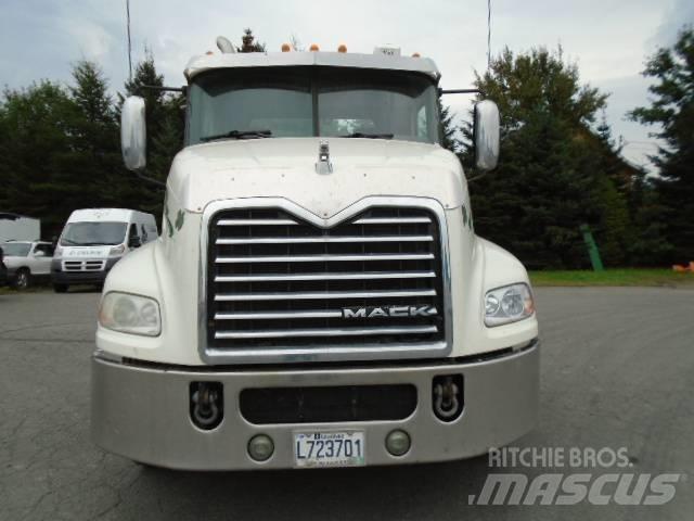 Mack CXU 613 Dragbilar
