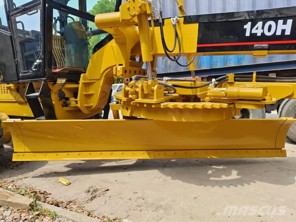 CAT 120 H Väghyvlar