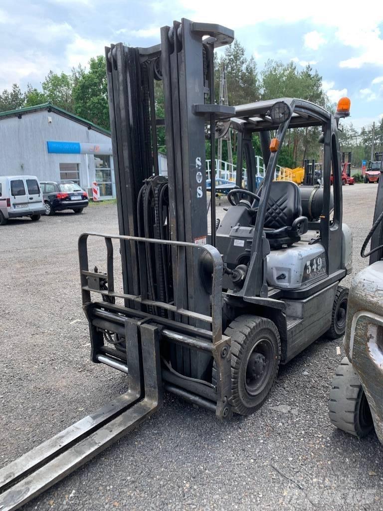 Nissan U1D2A25PQ Gasolmotviktstruckar