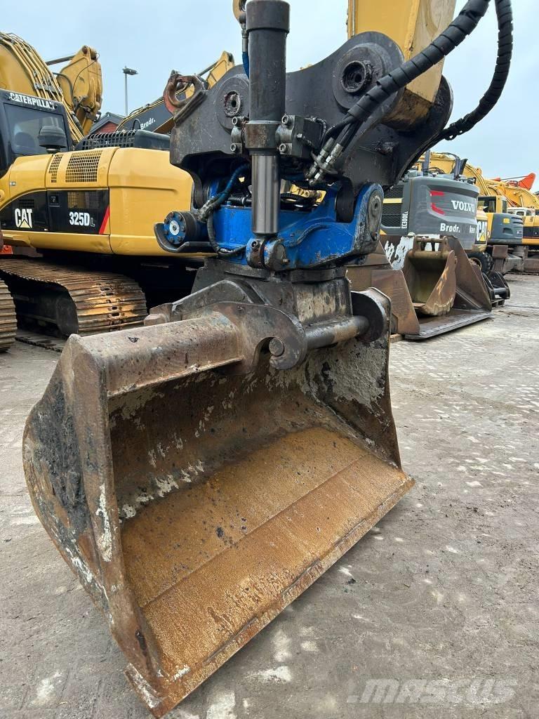CAT M 318 F Hjulgrävare