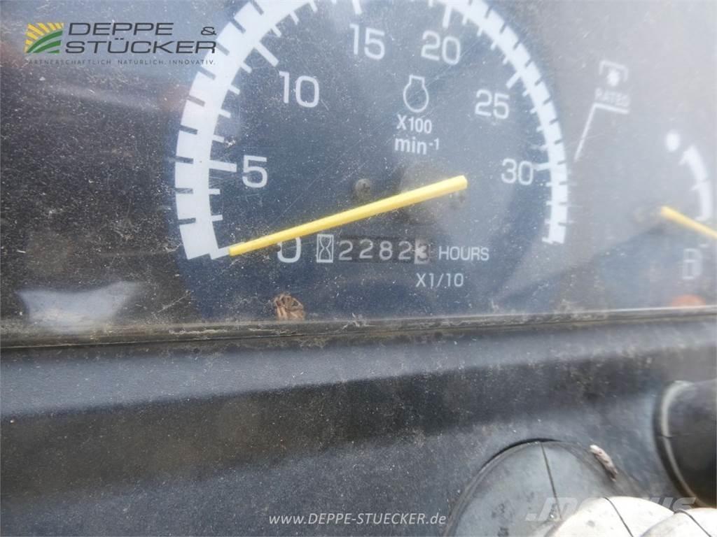 John Deere 2320 Kompakttraktorer
