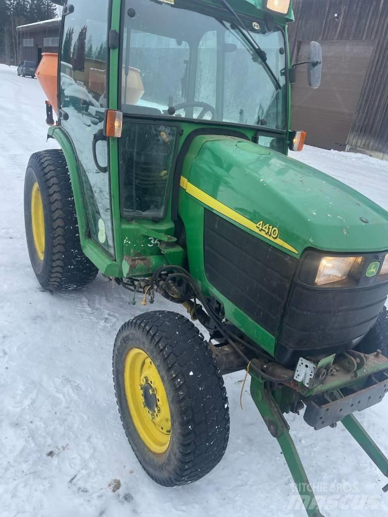 John Deere 4410 Kompakttraktorer