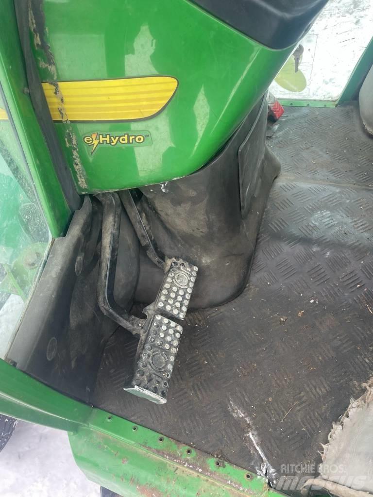 John Deere 4410 Kompakttraktorer