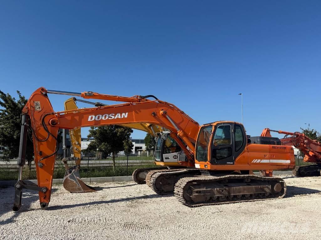 Doosan DX 340 LC Bandgrävare