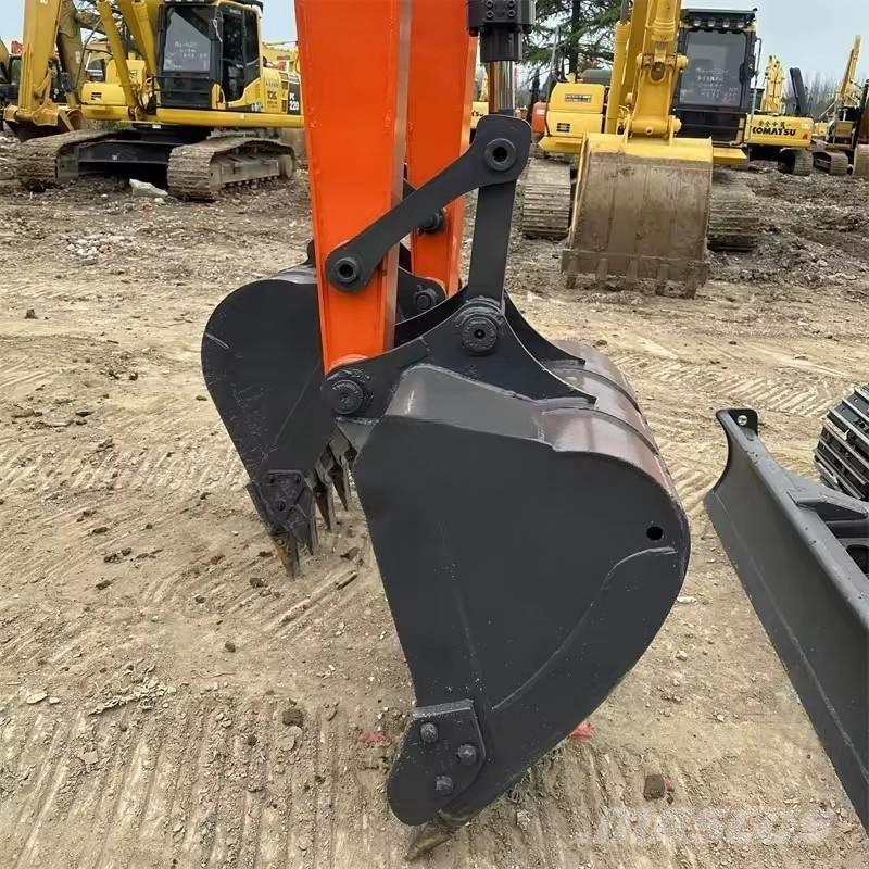 Doosan DX 80 Midigrävmaskiner 7t - 12t