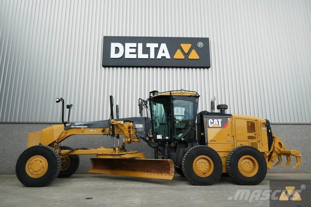 CAT 12M2 AWD Väghyvlar