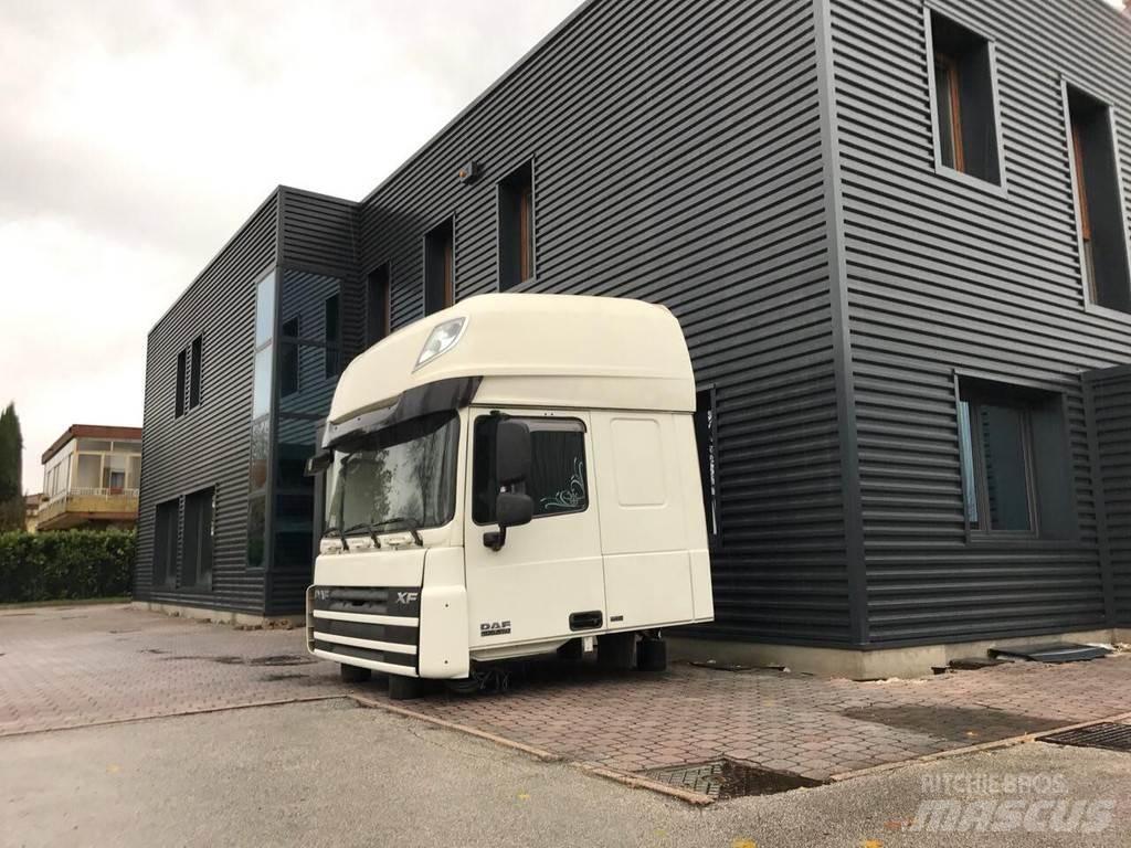 DAF XF 105 Euro 5 Hytter och interiör