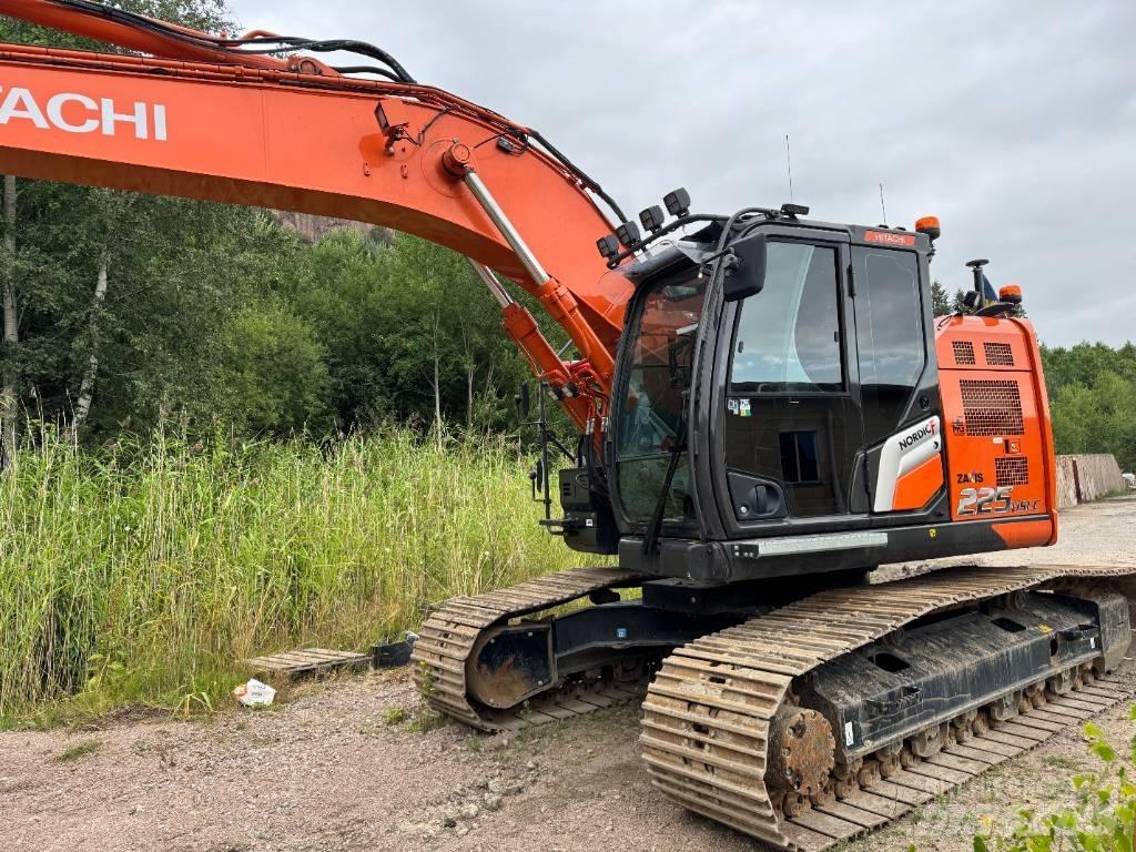 Hitachi ZX 225USLC-7 Bandgrävare