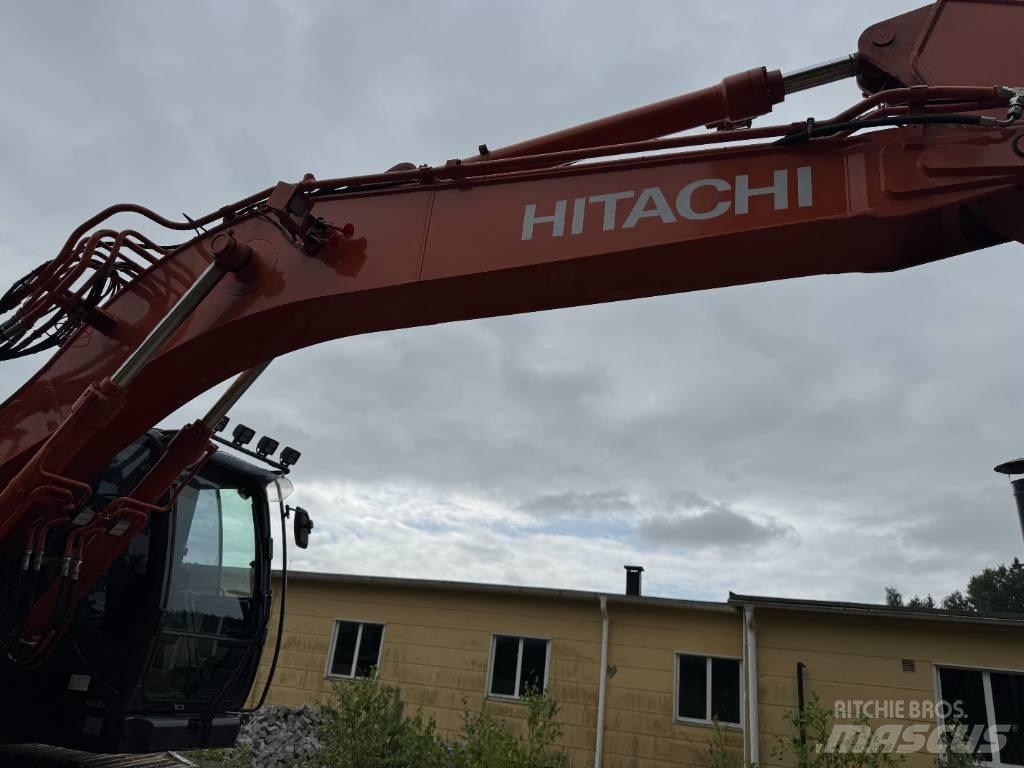 Hitachi ZX 225USLC-7 Bandgrävare
