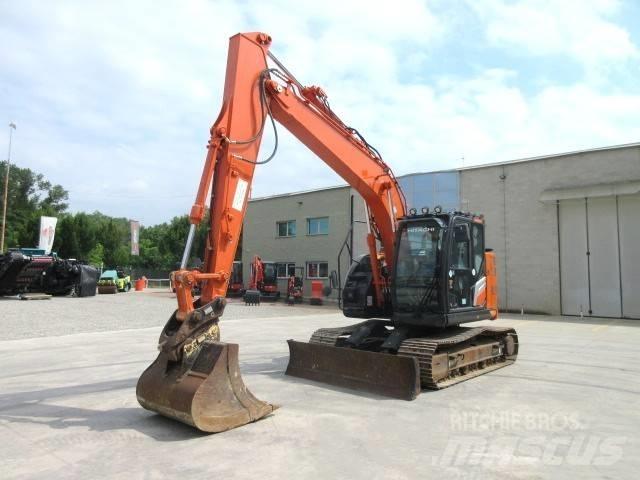 Hitachi ZX 135 US-7 Bandgrävare