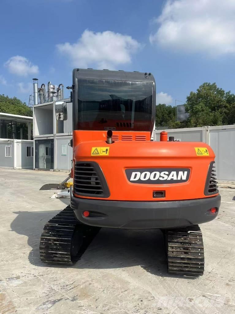 Doosan DX 60-9 C Bandgrävare
