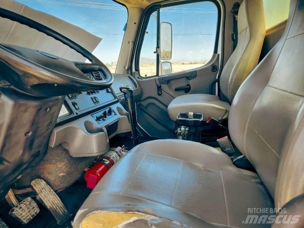 Freightliner 108 SD Vattentankbilar