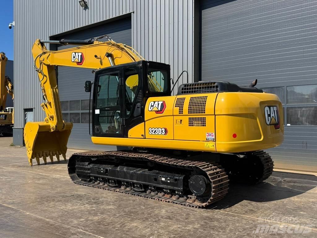 CAT 323D3 Bandgrävare
