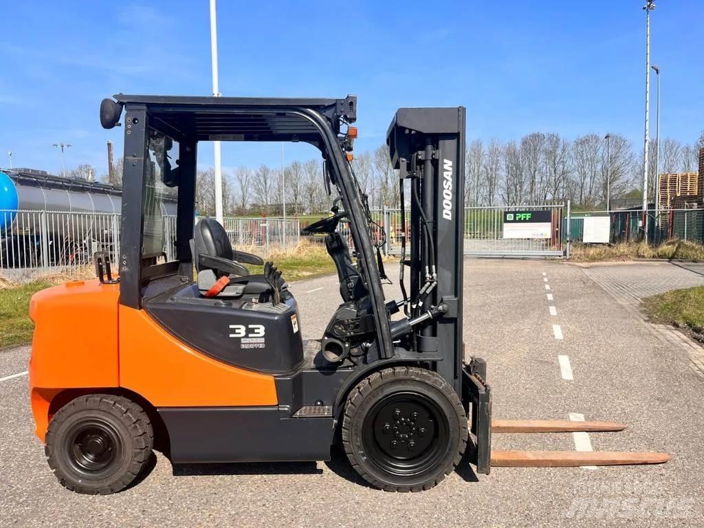 Doosan D33S- 7 Dieselmotviktstruckar
