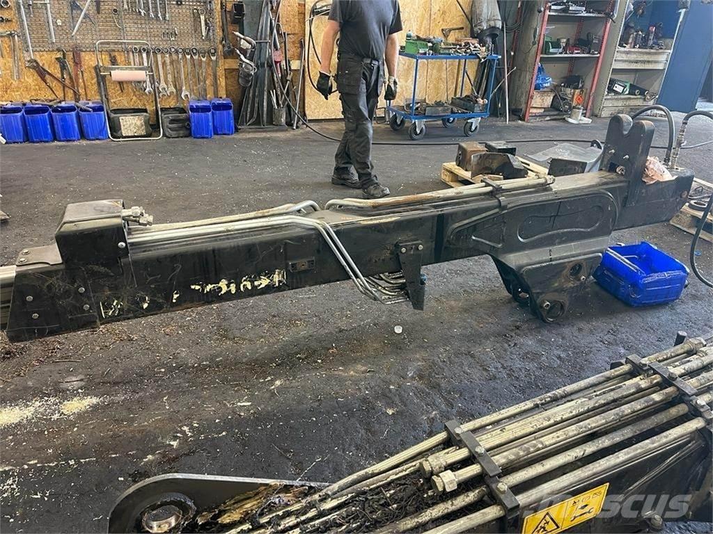 John Deere 1910G Skotarkranar