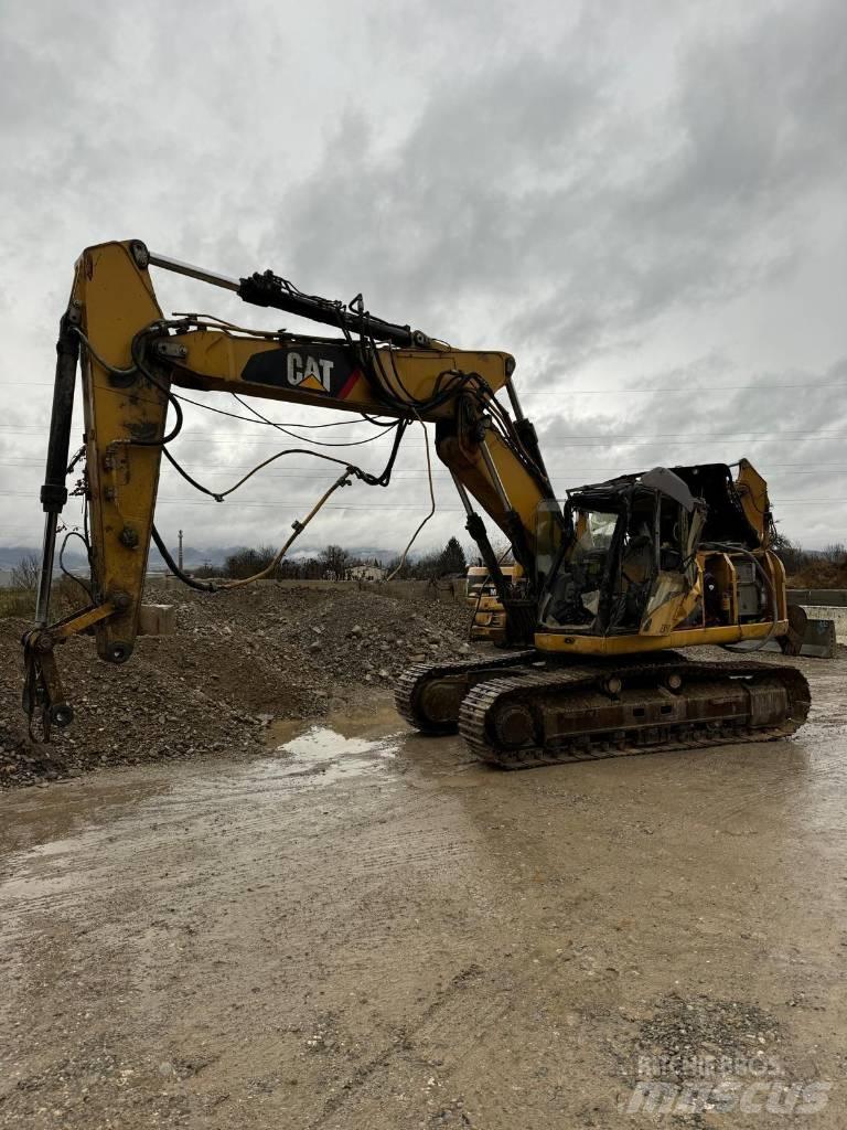 CAT 323 D Bandgrävare