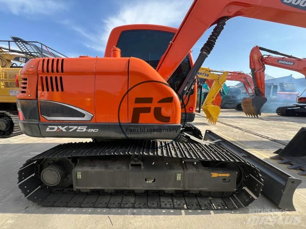 Doosan DX 75-9 C Bandgrävare